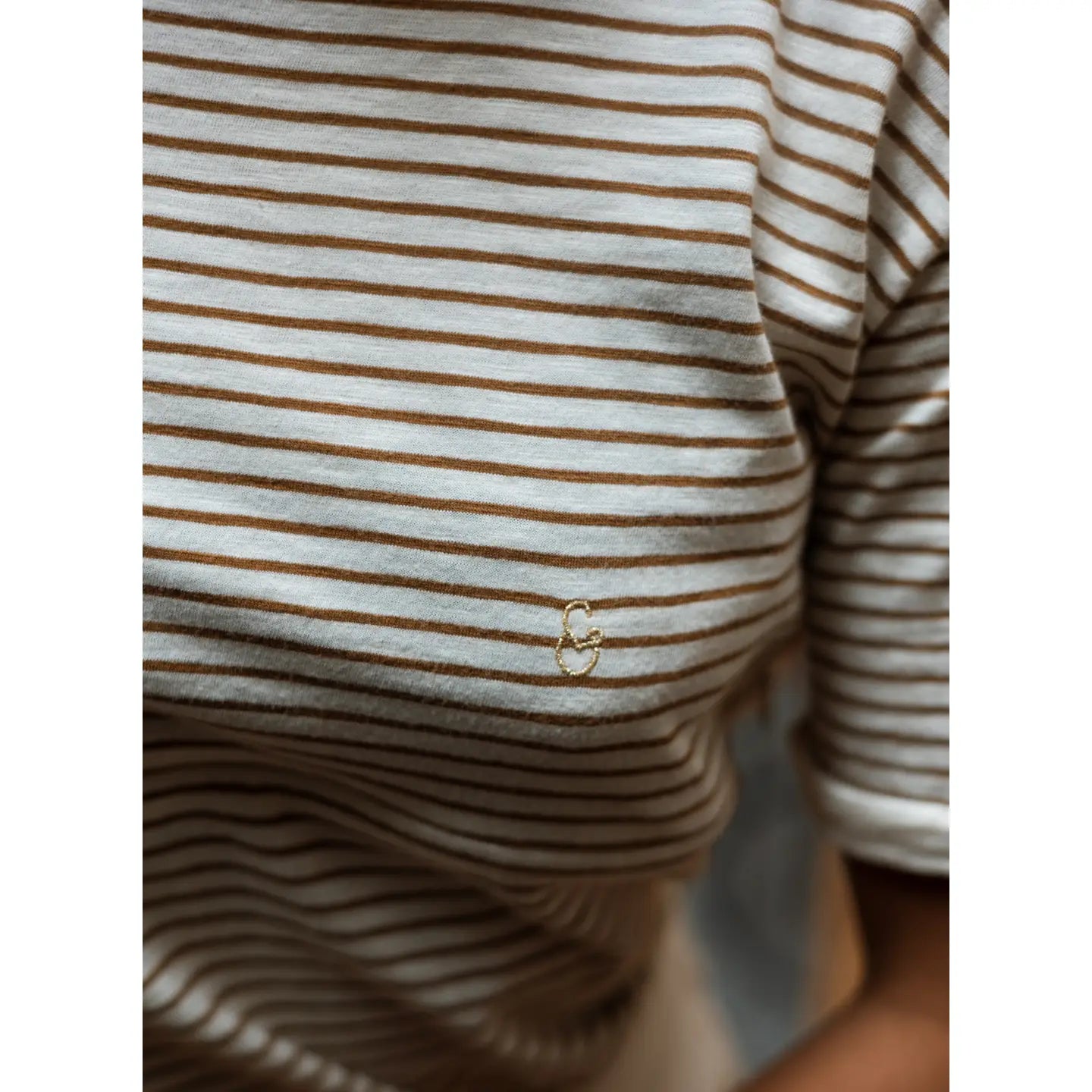 YOU & MILK VOEDINGST-SHIRT BROWNIE