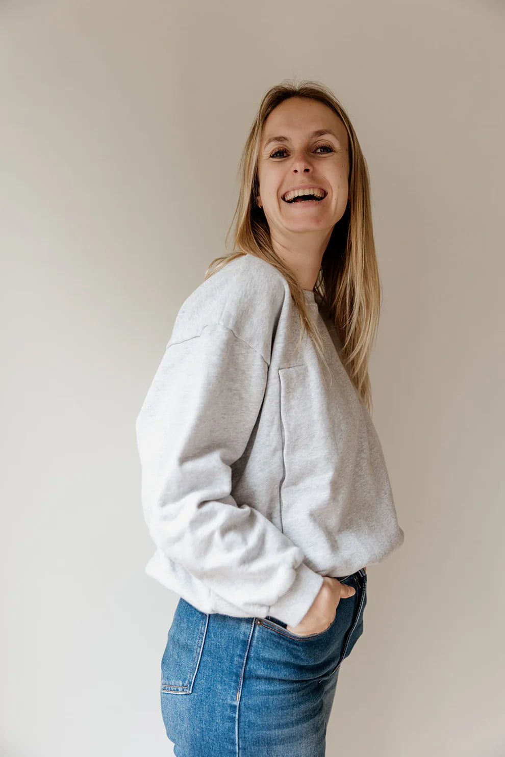 ATELIER AVERY SWEATER MAMAGIC GRIJS