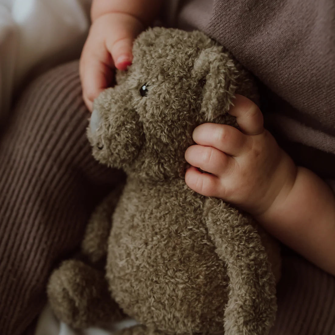 FLOW LOU KNUFFELLAMPJE