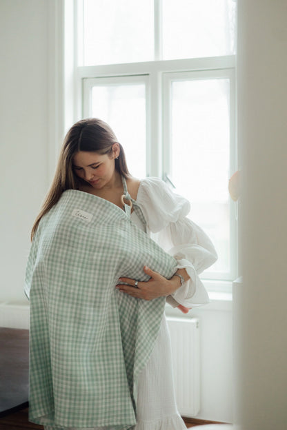 TISU NURSING COVER