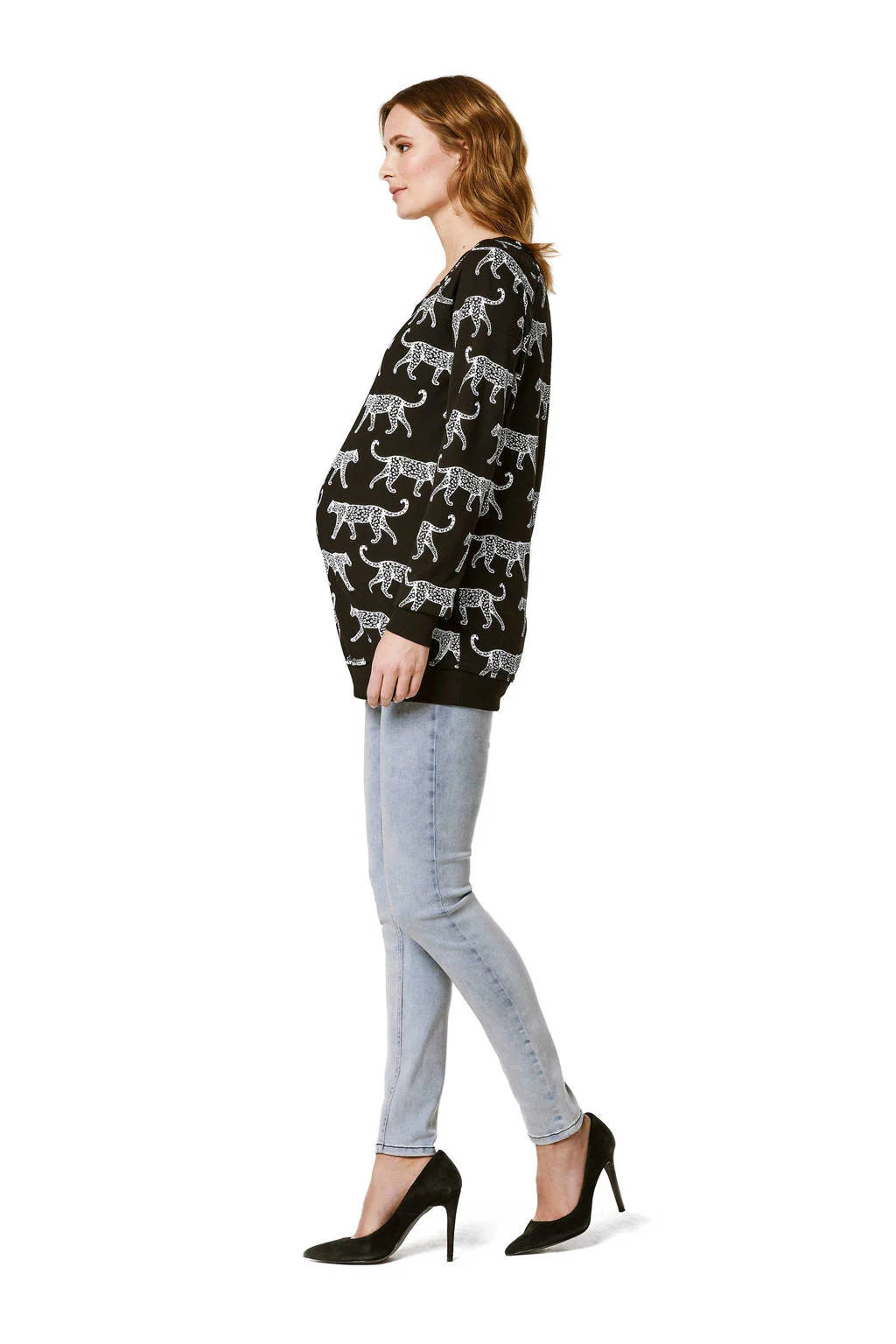 SUPERMOM SWEATER IS GRAPHIC TIGER